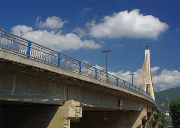 韶关304不锈钢桥梁护栏：安全、耐用与美观的完美结合