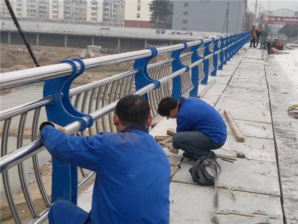 韶关不锈钢桥梁护栏除锈维护的重要性及其方法