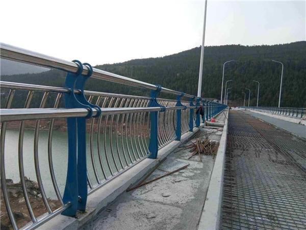 韶关不锈钢桥梁护栏防腐措施的重要性及实施策略